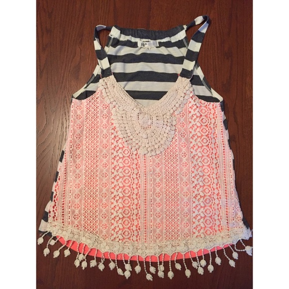 Daytrip buckle tank - Picture 1 of 2